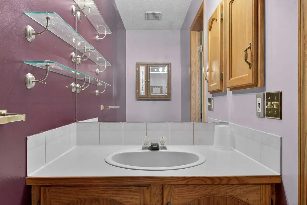 40 Erin Circle SE Calgary AB T2B 3H9