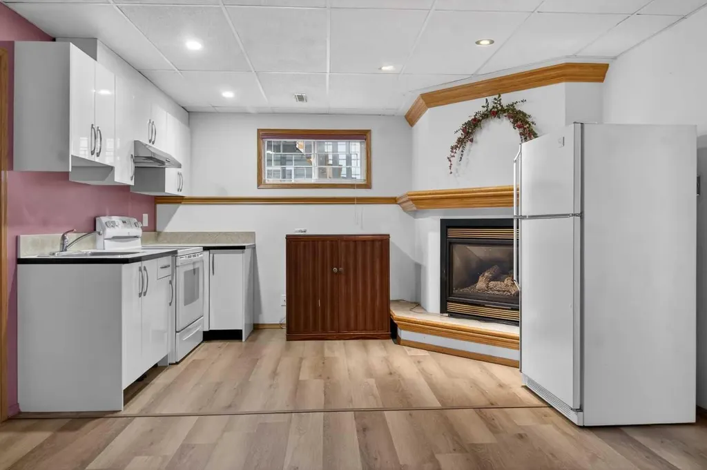40 Erin Circle SE Calgary AB T2B 3H9