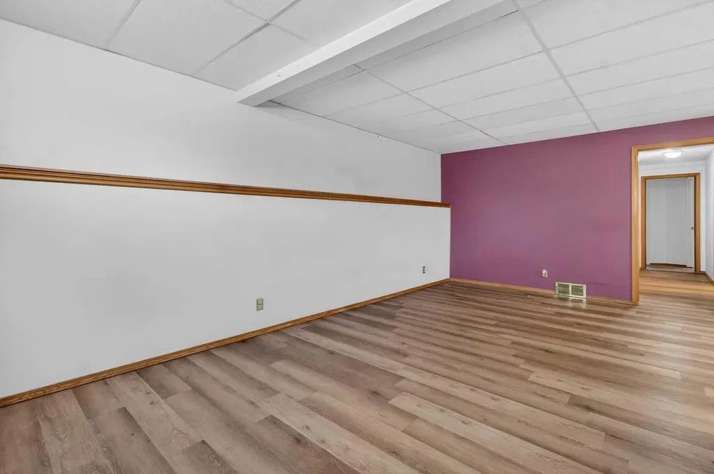 40 Erin Circle SE Calgary AB T2B 3H9