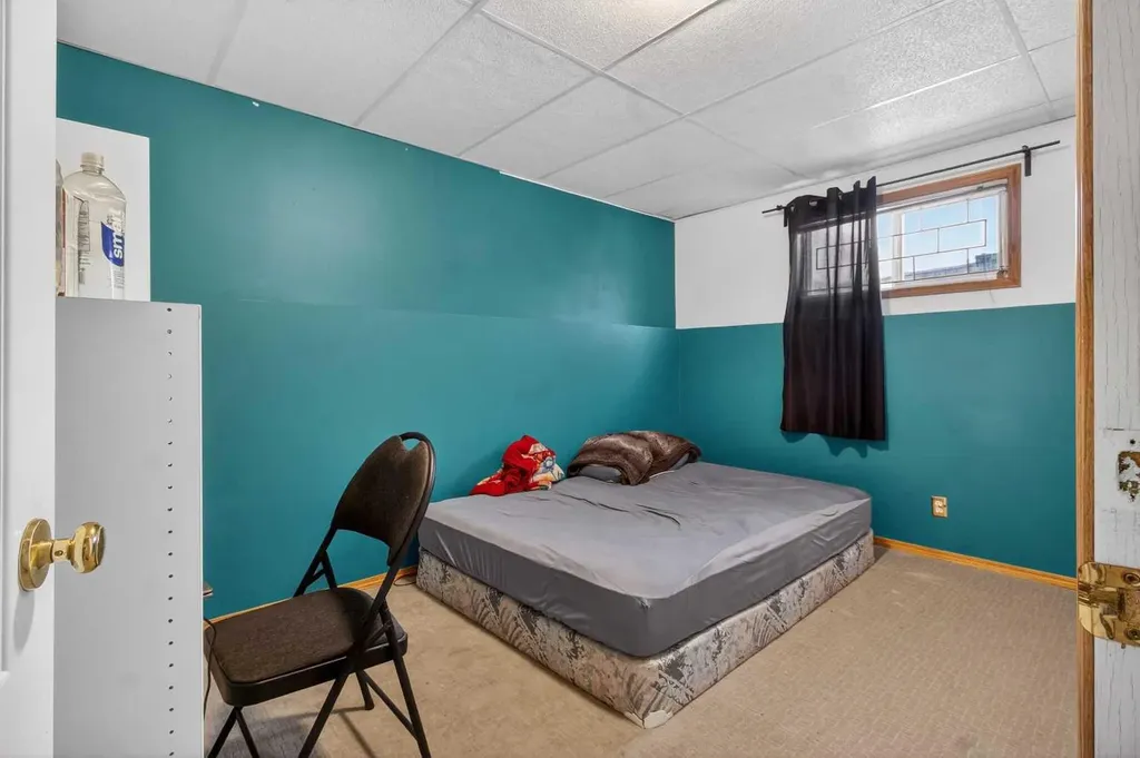 40 Erin Circle SE Calgary AB T2B 3H9