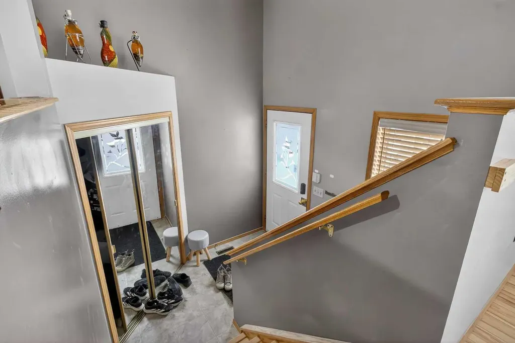 40 Erin Circle SE Calgary AB T2B 3H9