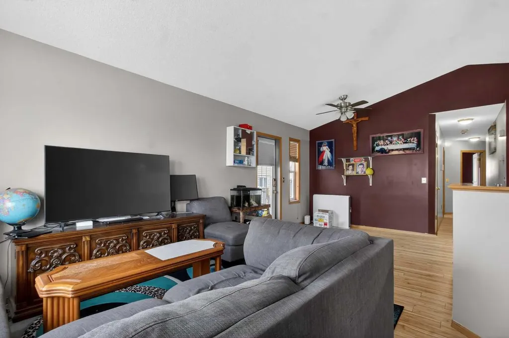 40 Erin Circle SE Calgary AB T2B 3H9