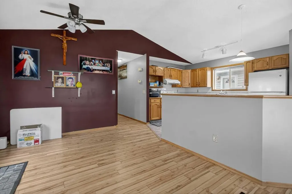 40 Erin Circle SE Calgary AB T2B 3H9