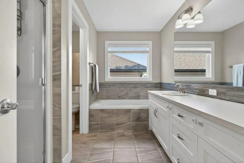 41 Drake Landing Loop Okotoks AB T1S 1H2