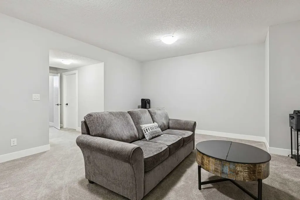 69 Yorkville Green SW Calgary AB T2X4K1