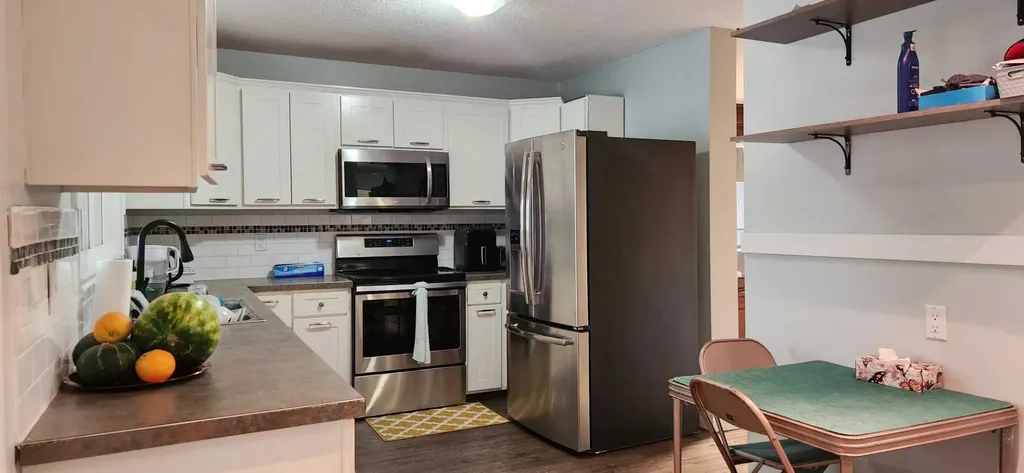 526 33 Street S Lethbridge AB T1J 4G4