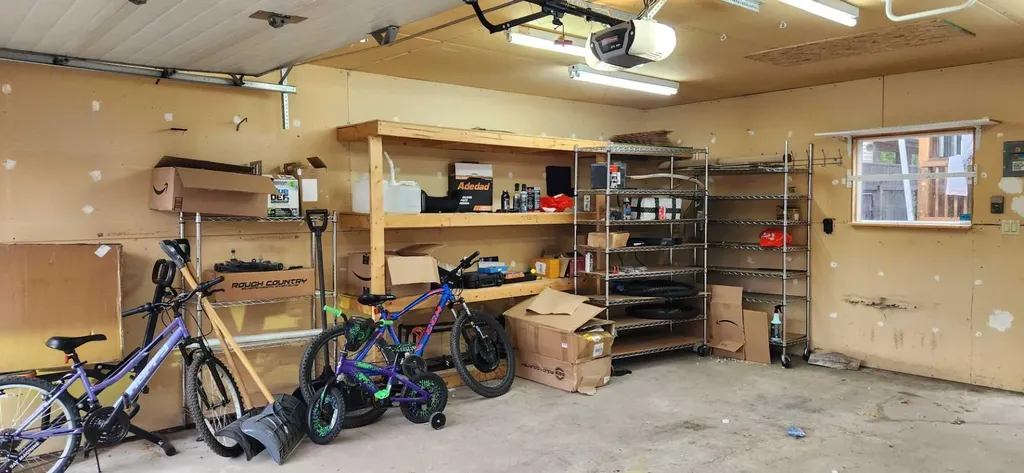 526 33 Street S Lethbridge AB T1J 4G4