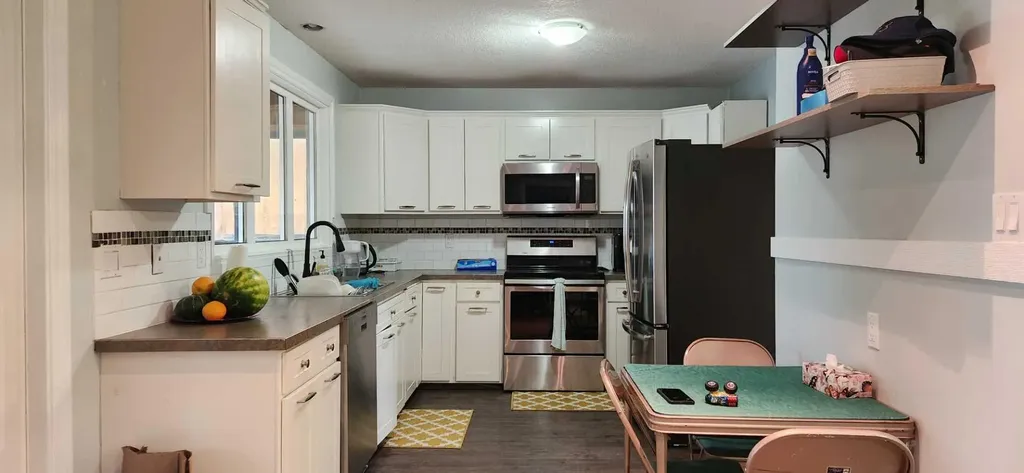 526 33 Street S Lethbridge AB T1J 4G4