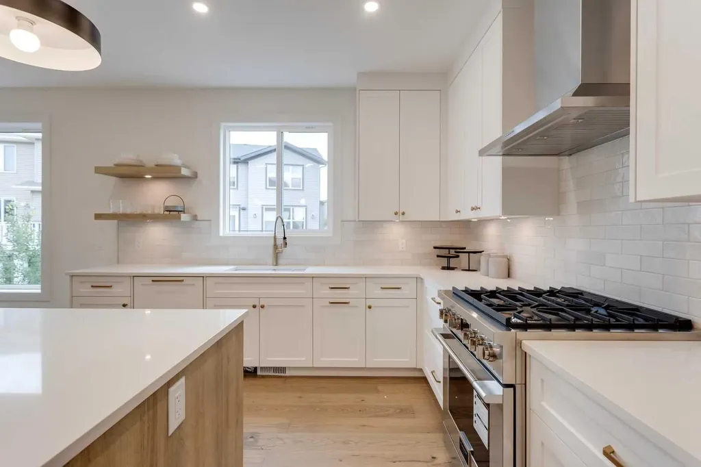 46 Heritage Close Cochrane AB T4C 3G8