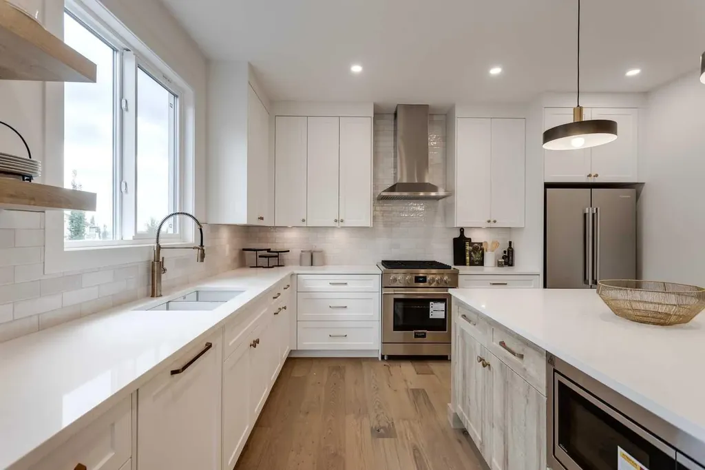 46 Heritage Close Cochrane AB T4C 3G8
