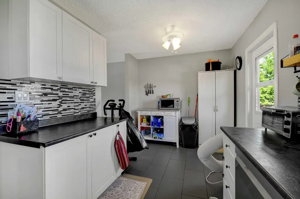 9724 94 Avenue Wembley AB T0H 3S0