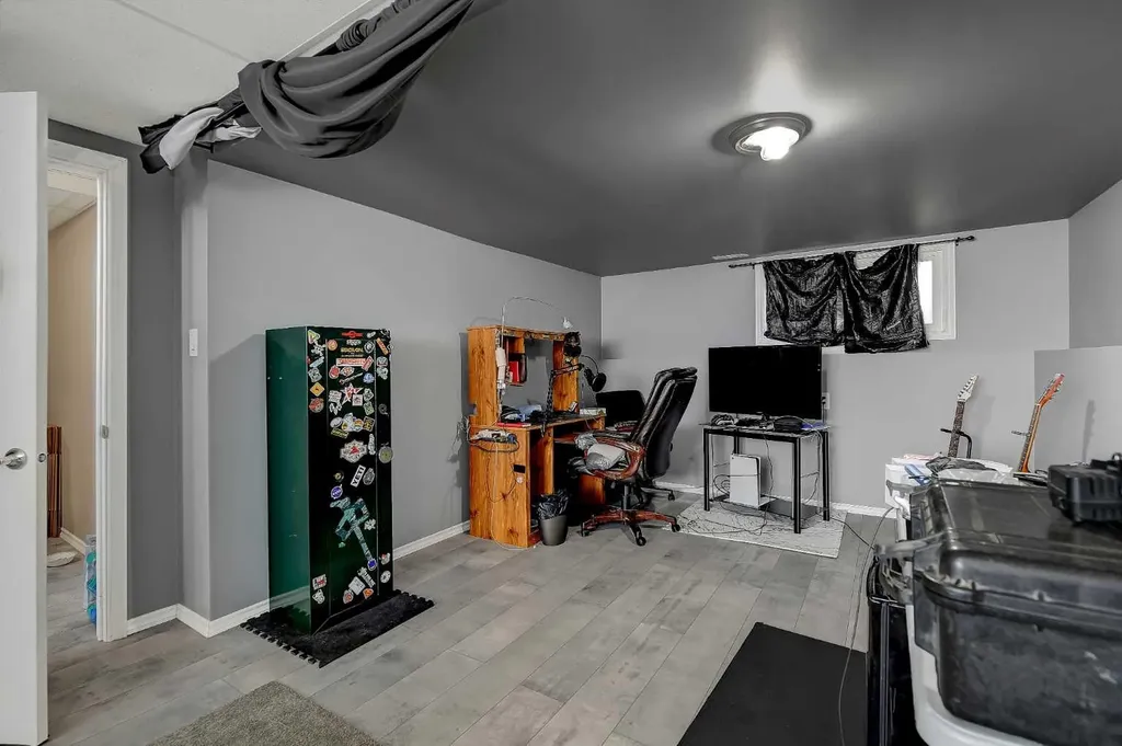 9724 94 Avenue Wembley AB T0H 3S0