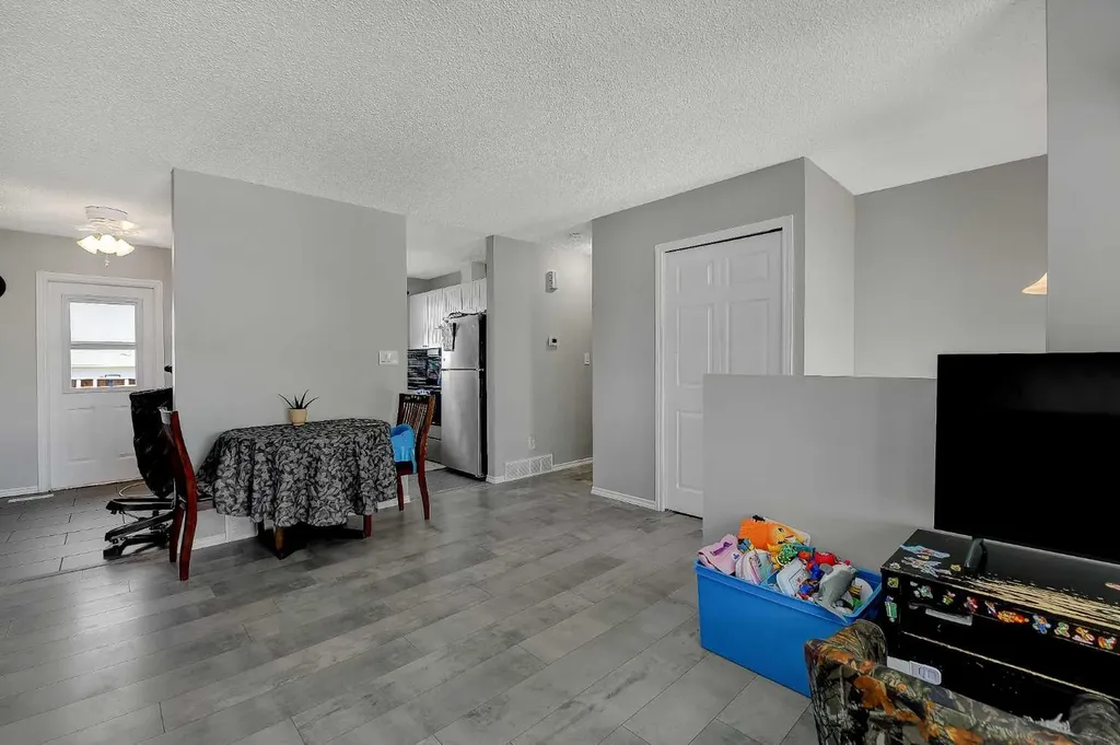 9724 94 Avenue Wembley AB T0H 3S0