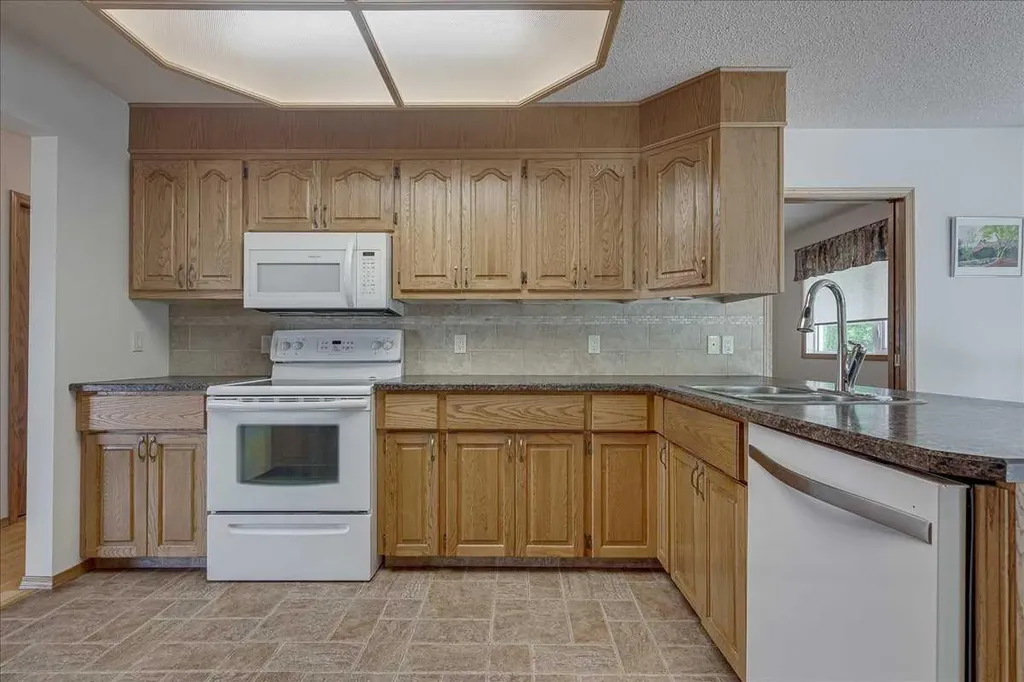 5363 36a Street Innisfail AB T4G 1E6