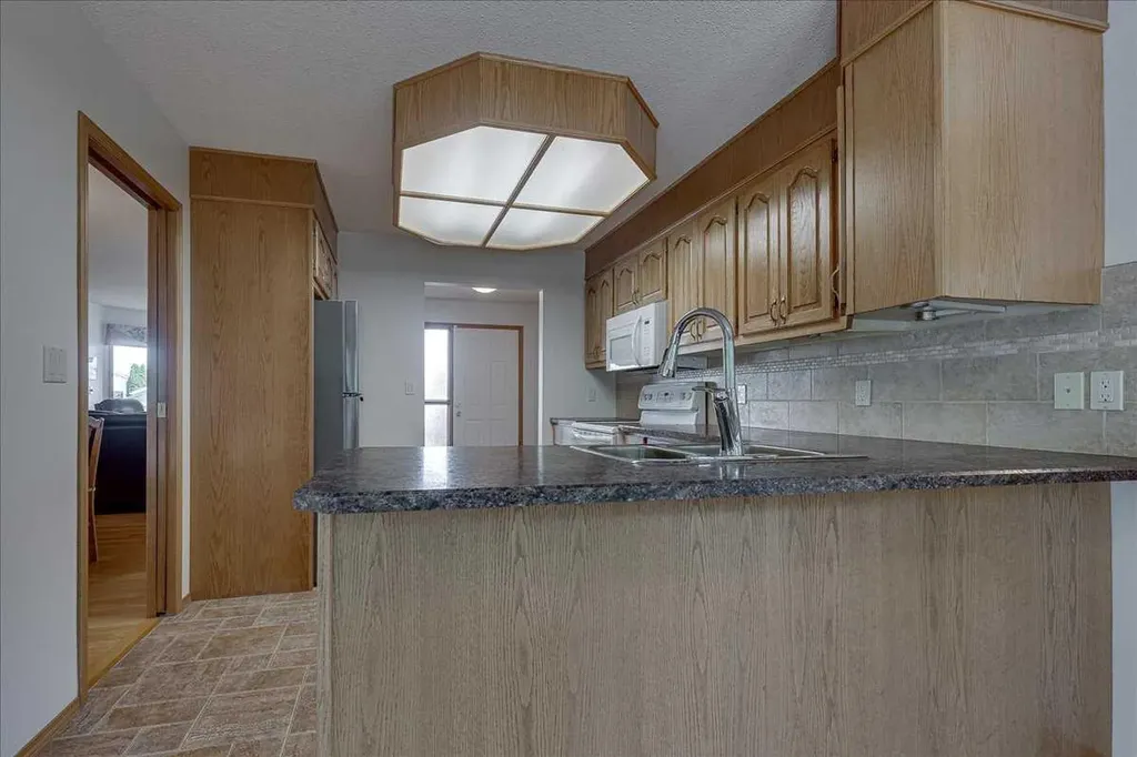 5363 36a Street Innisfail AB T4G 1E6