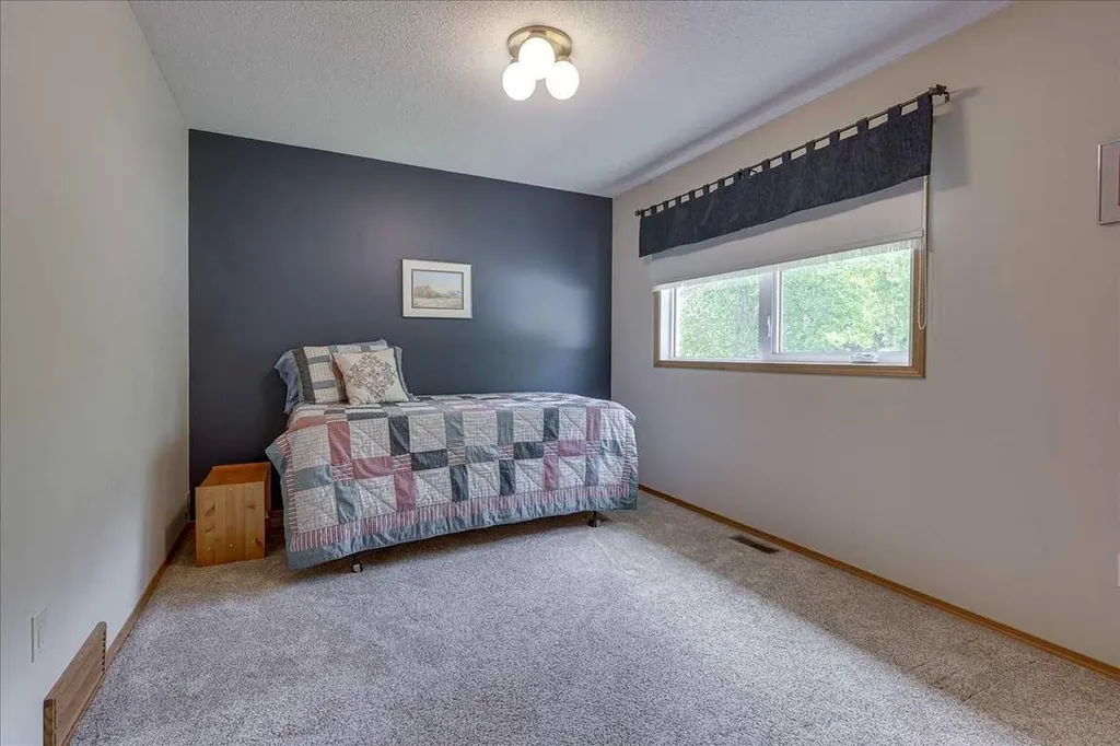5363 36a Street Innisfail AB T4G 1E6