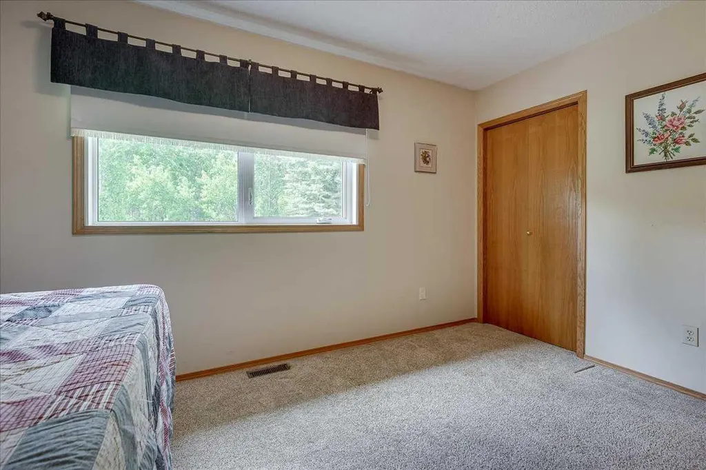 5363 36a Street Innisfail AB T4G 1E6