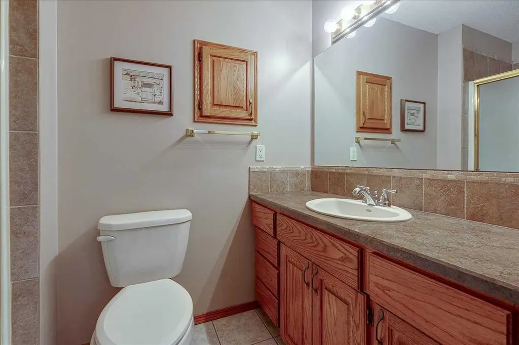 5363 36a Street Innisfail AB T4G 1E6