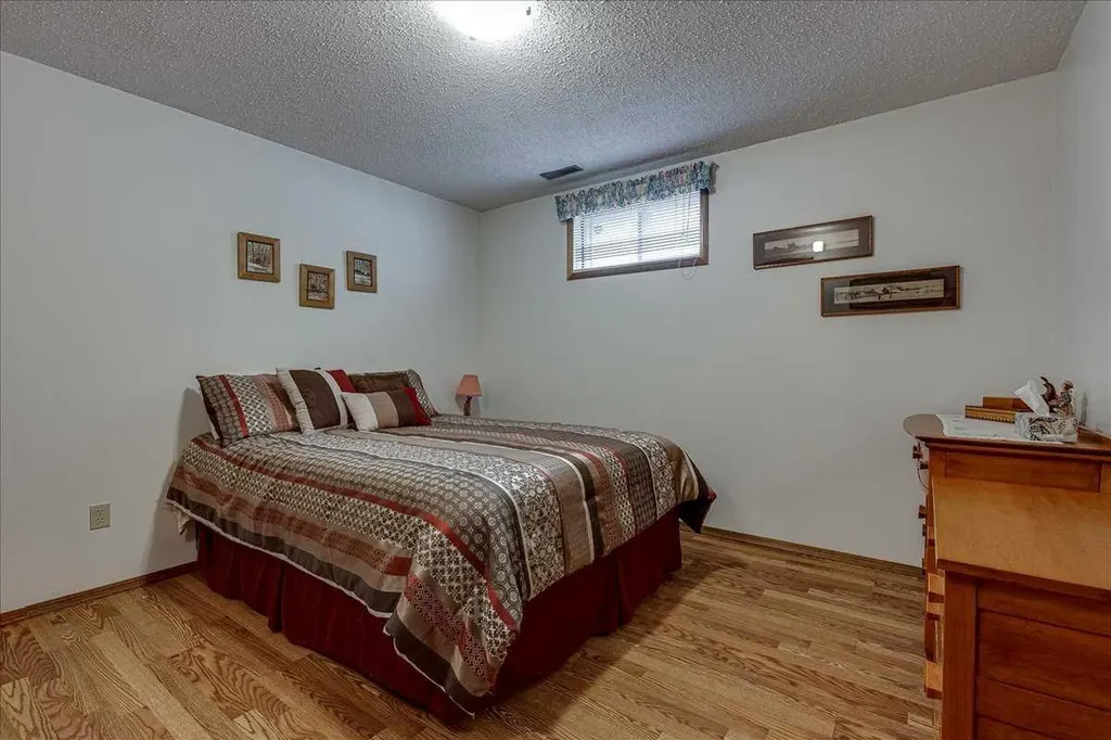 5363 36a Street Innisfail AB T4G 1E6