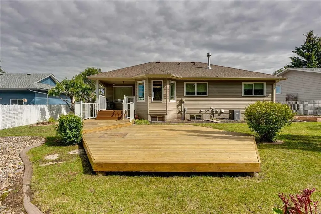5363 36a Street Innisfail AB T4G 1E6