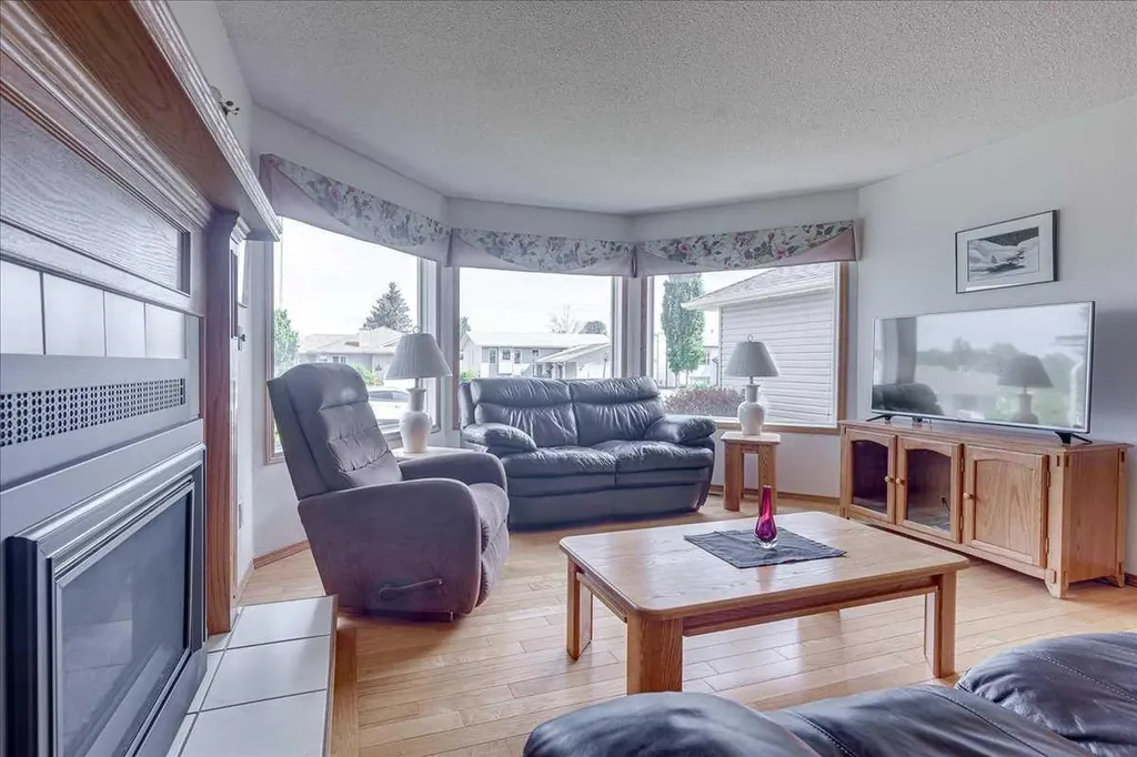 5363 36a Street Innisfail AB T4G 1E6