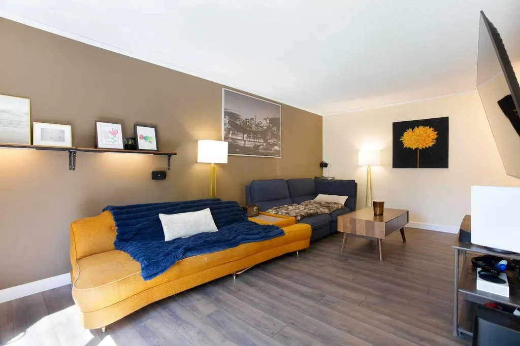 630 Sabrina Road SW Calgary AB T2W 2N7