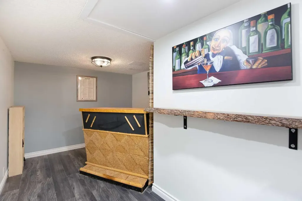 630 Sabrina Road SW Calgary AB T2W 2N7