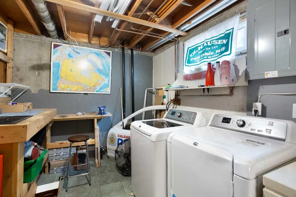 630 Sabrina Road SW Calgary AB T2W 2N7