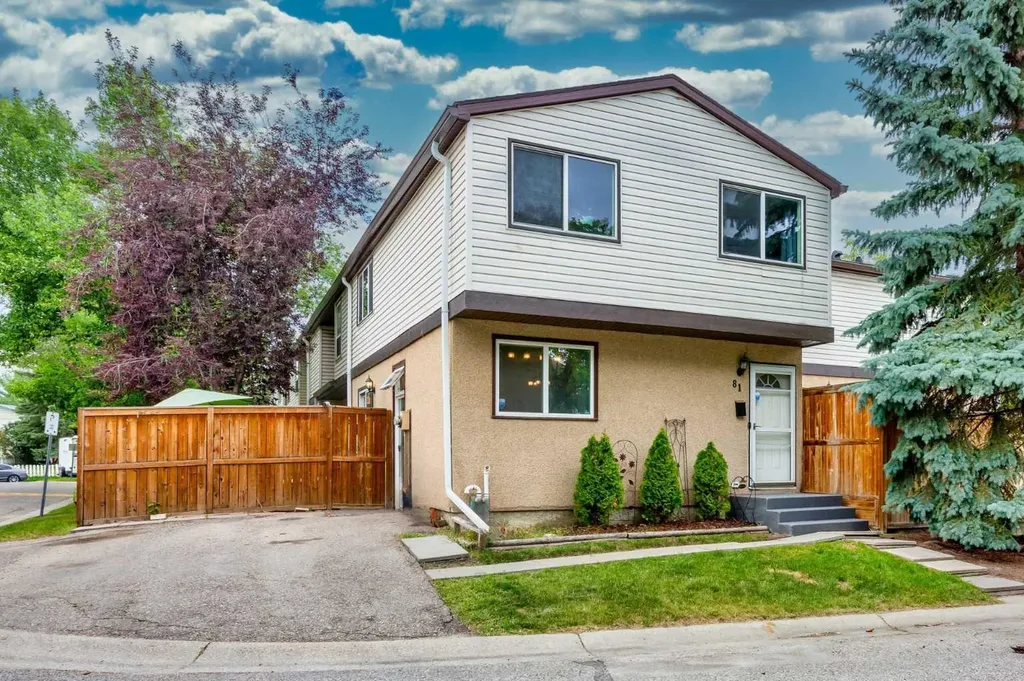 630 Sabrina Road SW Calgary AB T2W 2N7