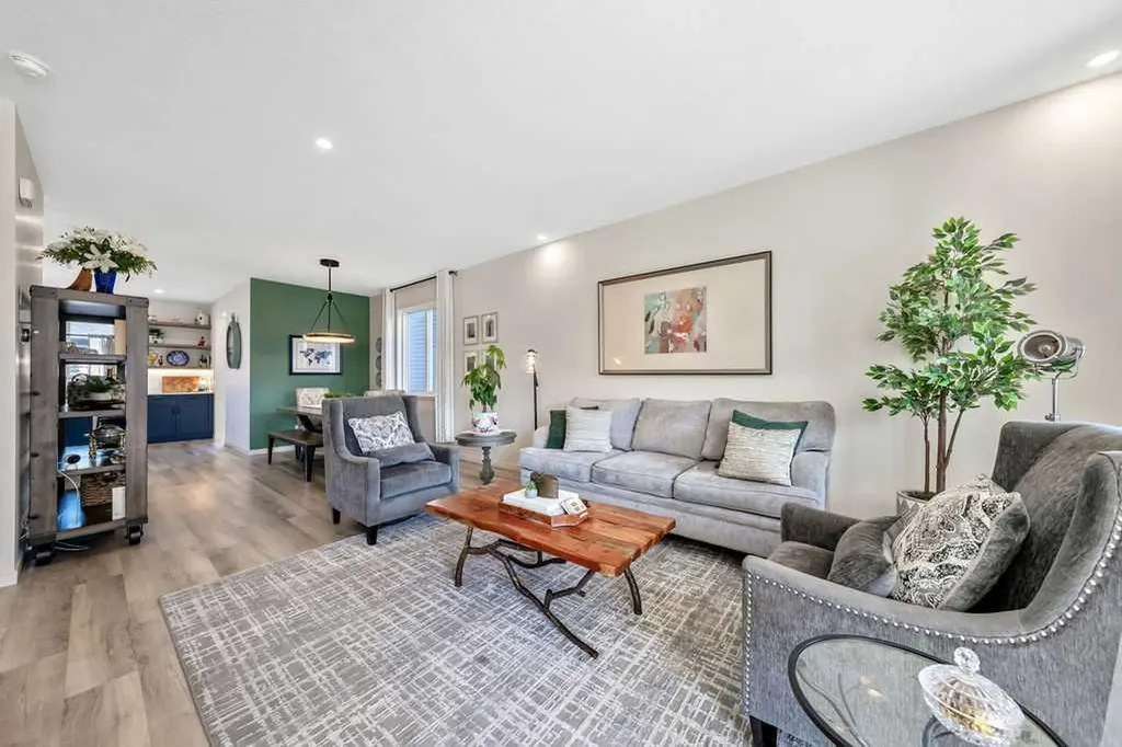 114 Seton Grove SE Calgary AB T3M 2Y6