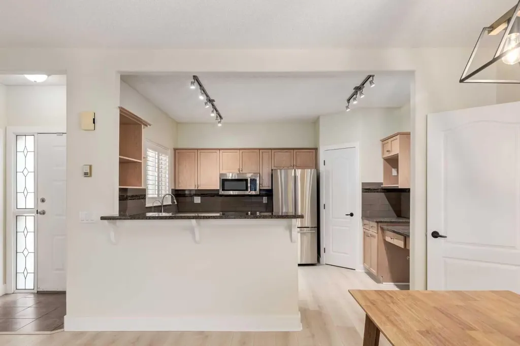 107 Patterson View SW Calgary AB T3H 3J9