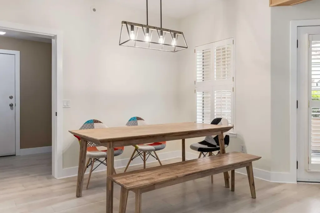 107 Patterson View SW Calgary AB T3H 3J9