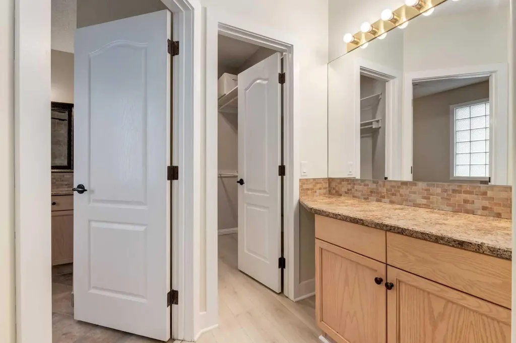 107 Patterson View SW Calgary AB T3H 3J9