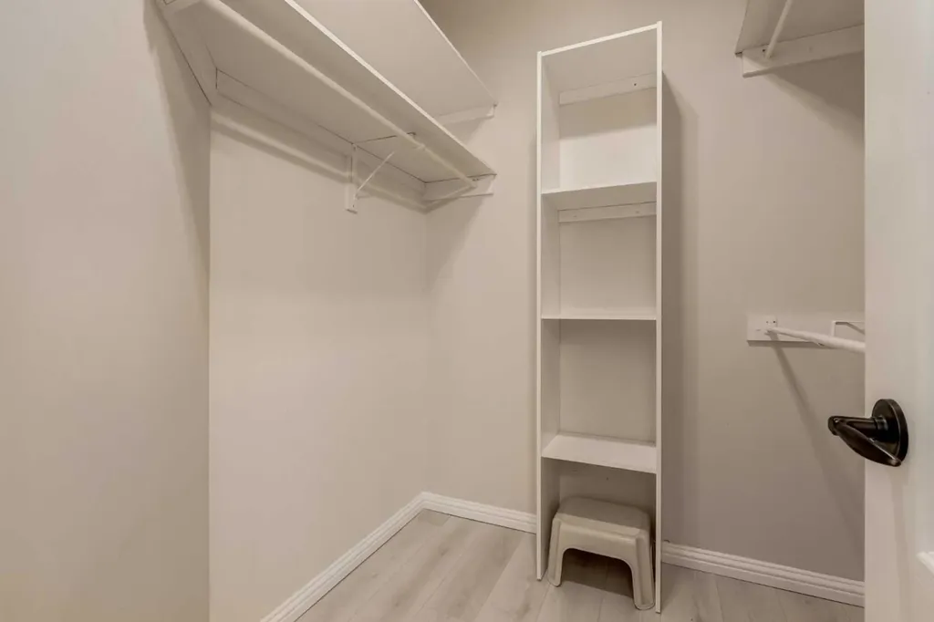 107 Patterson View SW Calgary AB T3H 3J9