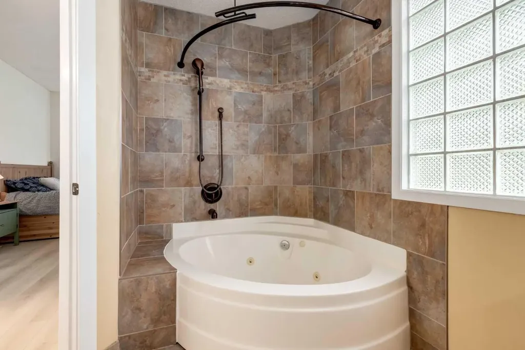 107 Patterson View SW Calgary AB T3H 3J9