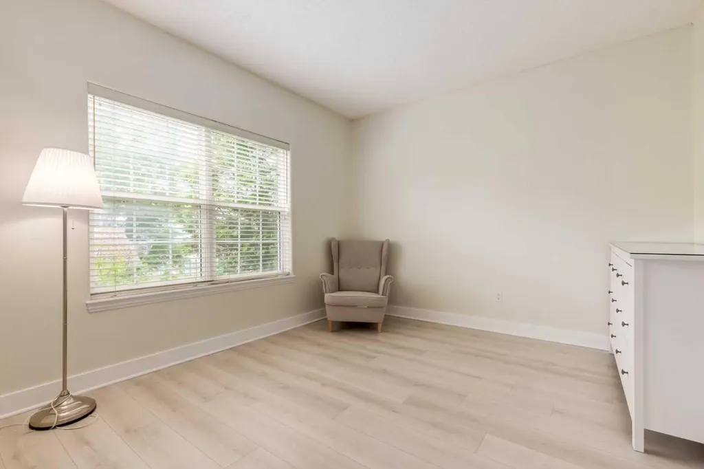 107 Patterson View SW Calgary AB T3H 3J9