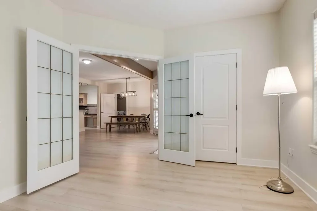 107 Patterson View SW Calgary AB T3H 3J9