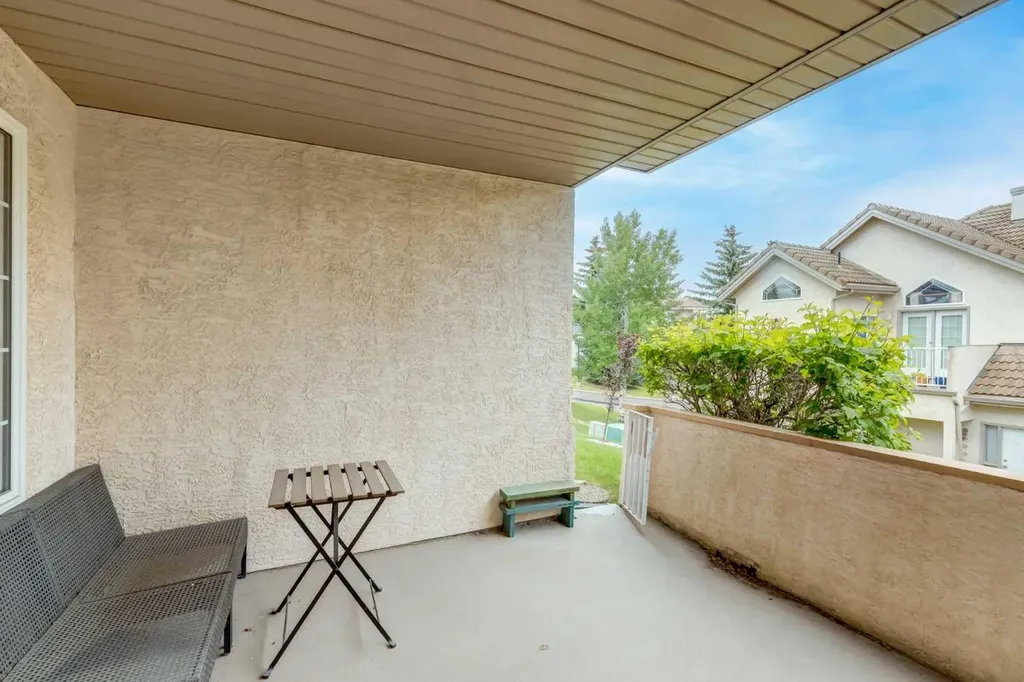 107 Patterson View SW Calgary AB T3H 3J9