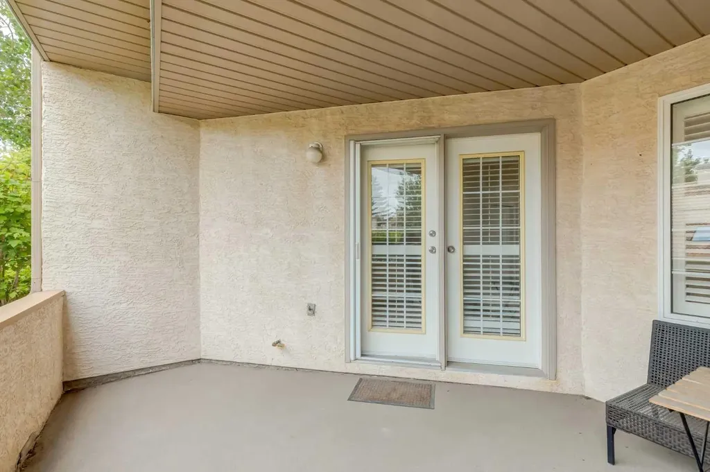 107 Patterson View SW Calgary AB T3H 3J9