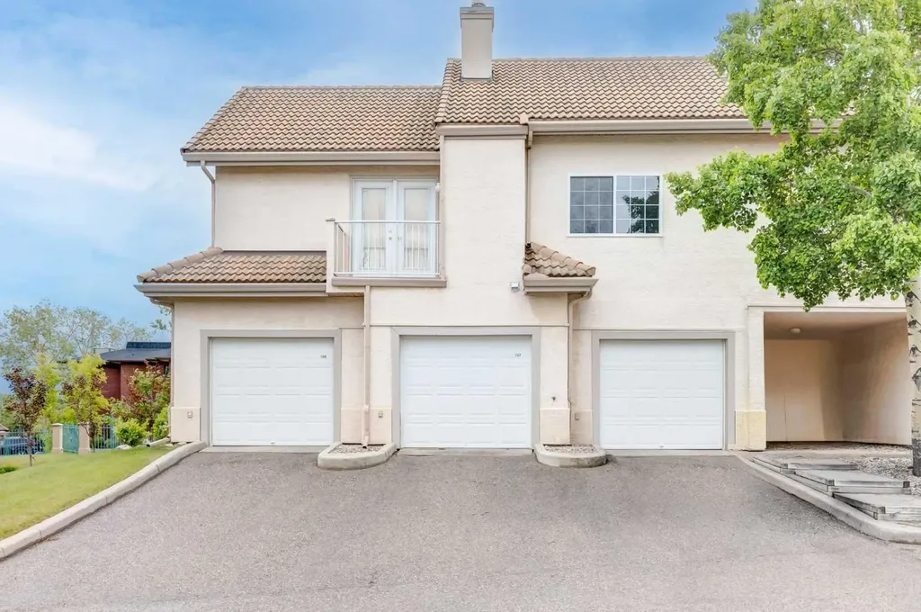 107 Patterson View SW Calgary AB T3H 3J9