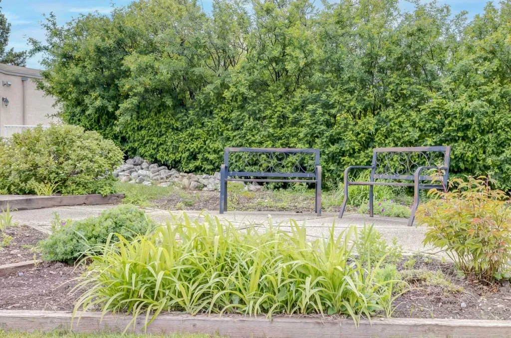 107 Patterson View SW Calgary AB T3H 3J9