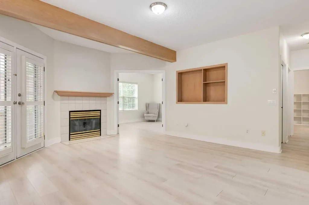 107 Patterson View SW Calgary AB T3H 3J9