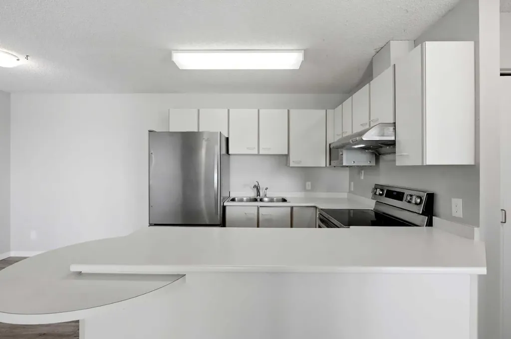 1634 Edenwold Heights NW Calgary AB T3A 3V2