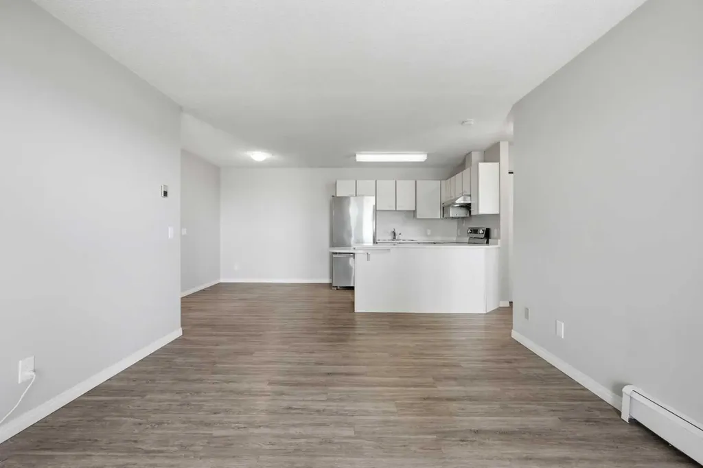1634 Edenwold Heights NW Calgary AB T3A 3V2