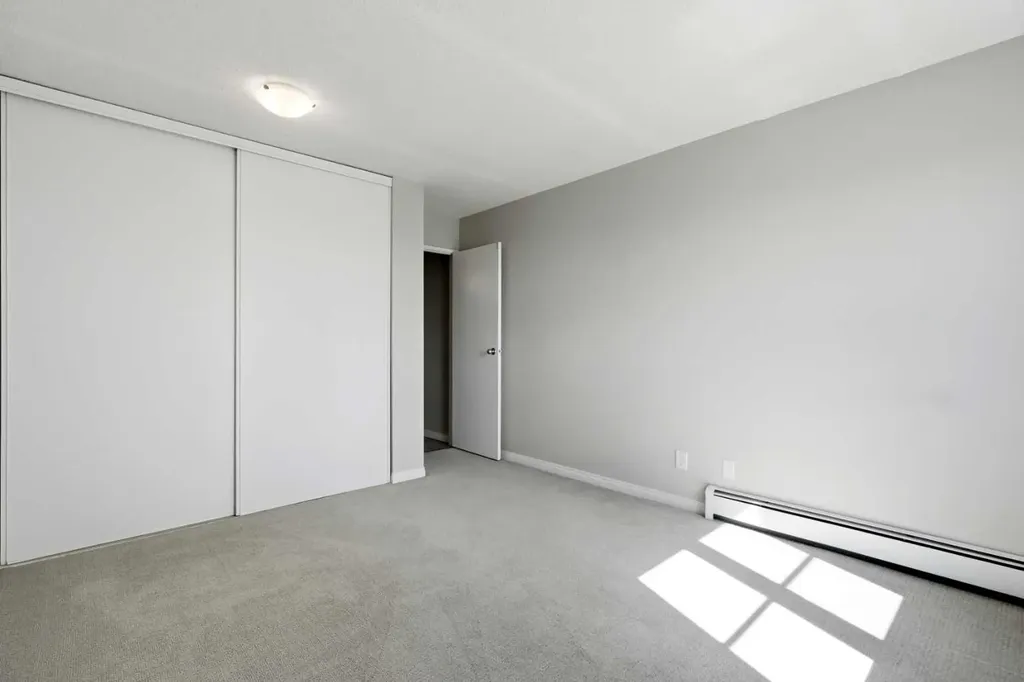 1634 Edenwold Heights NW Calgary AB T3A 3V2