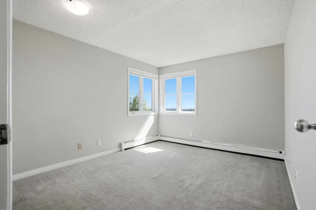 1634 Edenwold Heights NW Calgary AB T3A 3V2