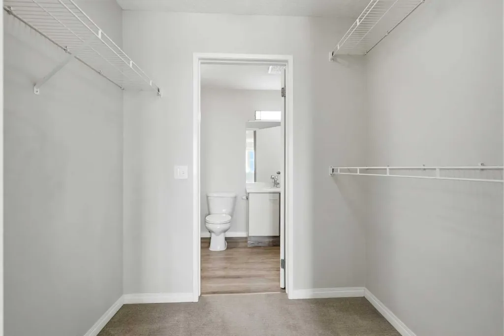 1634 Edenwold Heights NW Calgary AB T3A 3V2
