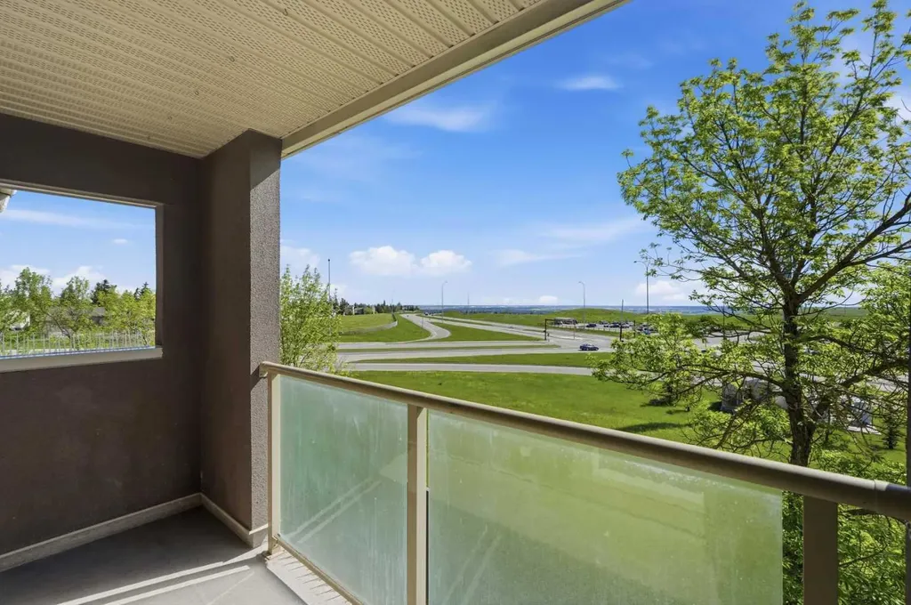 1634 Edenwold Heights NW Calgary AB T3A 3V2