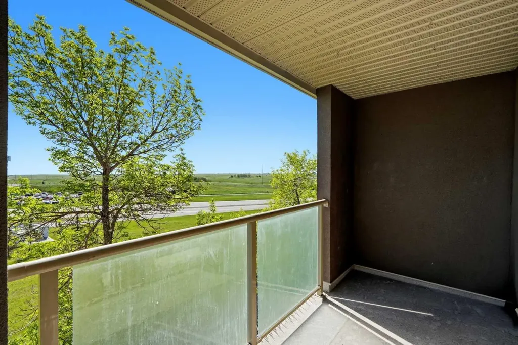 1634 Edenwold Heights NW Calgary AB T3A 3V2