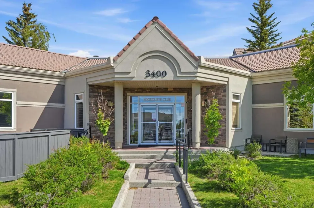 1634 Edenwold Heights NW Calgary AB T3A 3V2